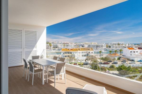 Gorgeous marina view apartment, close to the beach